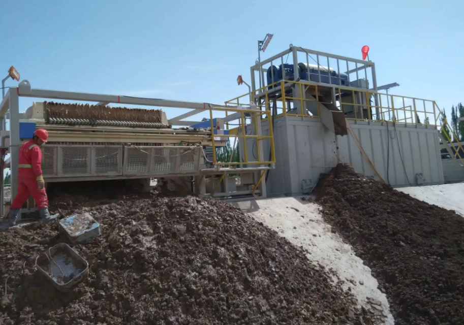 國朗裝備泥漿不落地處理設(shè)備：廢棄泥漿環(huán)保處理與資源回收解決方案