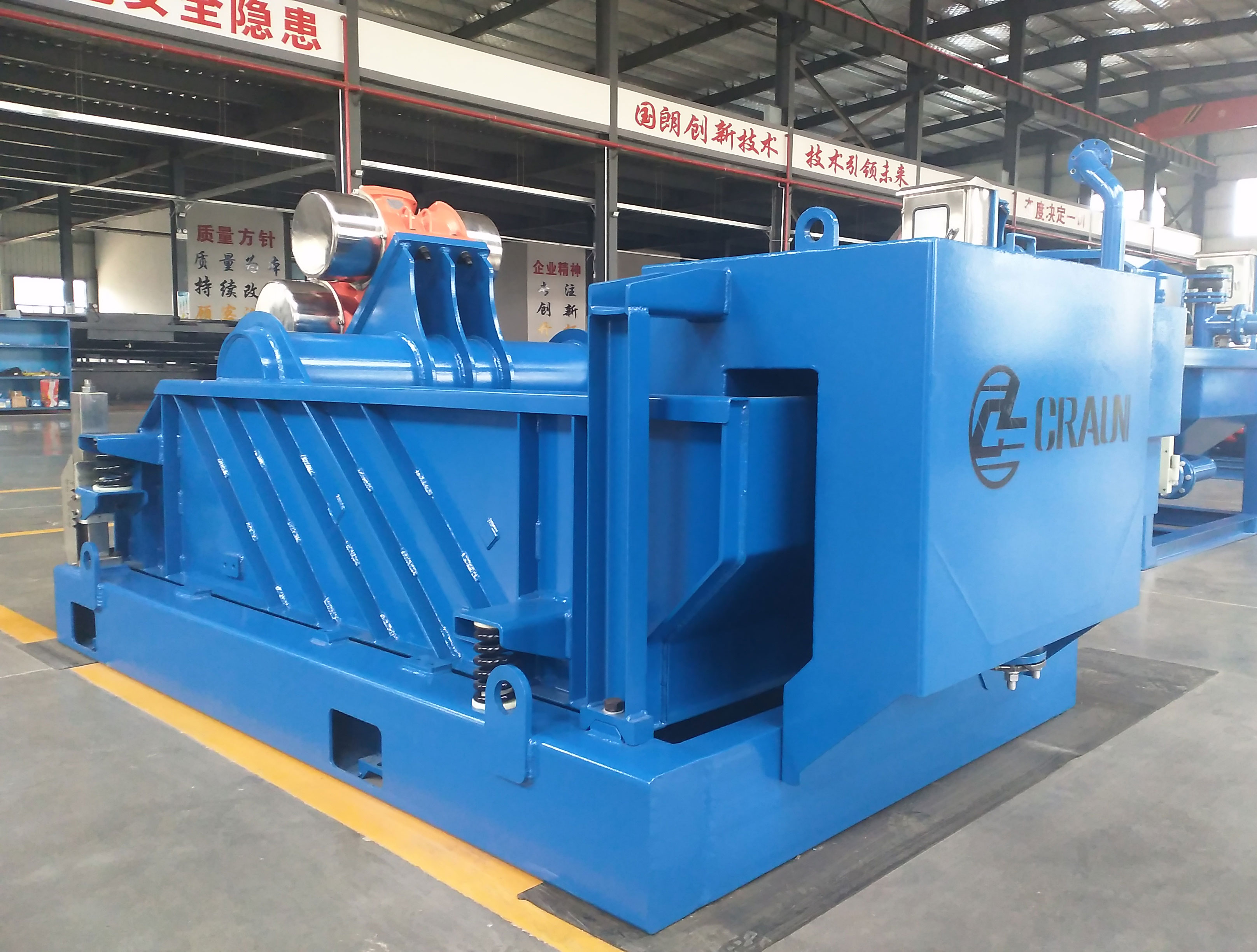 油田鉆井固控系統(tǒng)中的一級(jí)篩分設(shè)備-鉆井液泥漿振動(dòng)篩